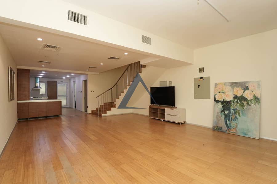 Spacious 4BR + Maid | Vacant | Prime Location - Image 25