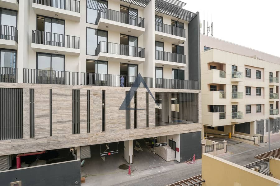 Spacious 4BR + Maid | Vacant | Prime Location - Image 30