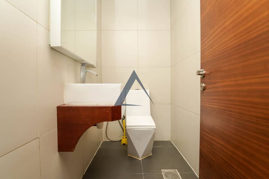 Spacious 4BR + Maid | Vacant | Prime Location - Image 37