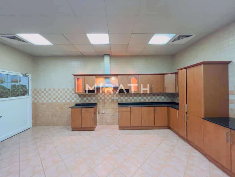 Luxurious 5BR Villa with Private Pool and Garden - Image 9