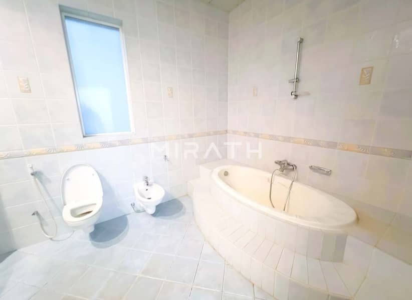 Luxurious 5BR Villa with Private Pool and Garden - Image 20