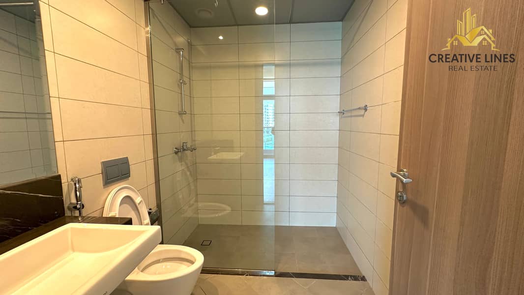 SPACIOUS MODREN LAYOUT 1ST YEAR FREE CHILLER - Image 11