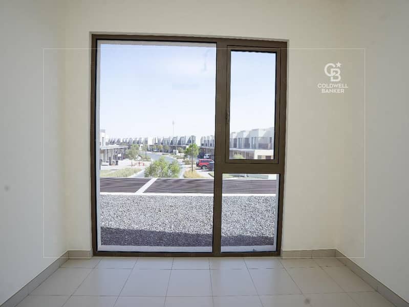 Brand New | Single Row | Pool & Community View - Image 8