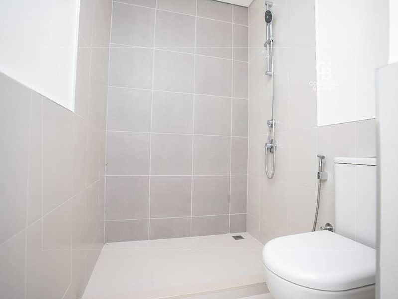 Brand New | Single Row | Pool & Community View - Image 19