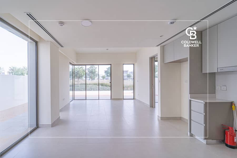 Near Yoga Deck | Single Row | Corner Unit