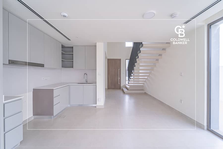 Near Yoga Deck | Single Row | Corner Unit