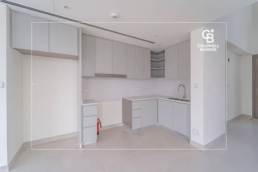 Near Yoga Deck | Single Row | Corner Unit