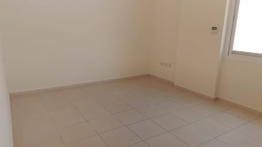 Spacious Layout | Amazing Apartment | Ready to Move in - Image 9