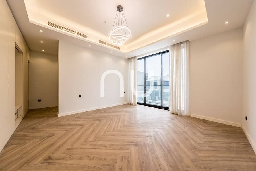 Area Specialist | Custom Built 6BR Villa | Modern - Image 13