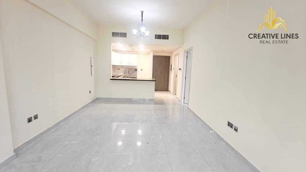 GAS FREE//READY TO MOVE IN//SPACIOUS 1-BHK+DISHWASHER//NEXT TO BUS STOP
