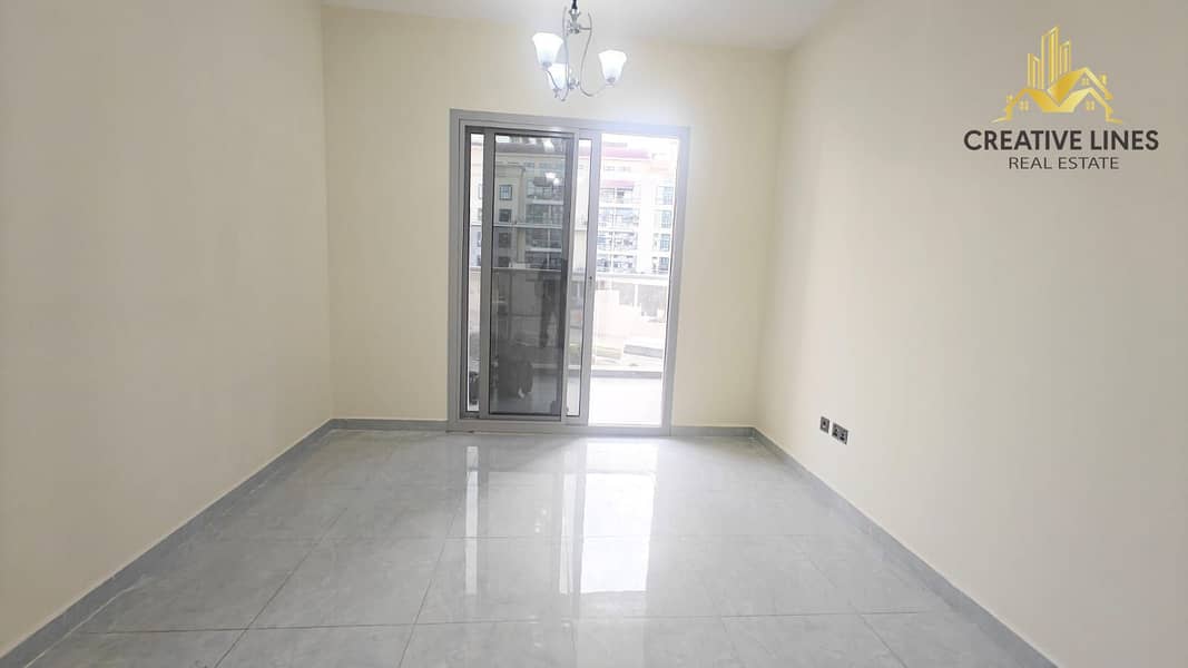 GAS FREE//READY TO MOVE IN//SPACIOUS 1-BHK+DISHWASHER//NEXT TO BUS STOP