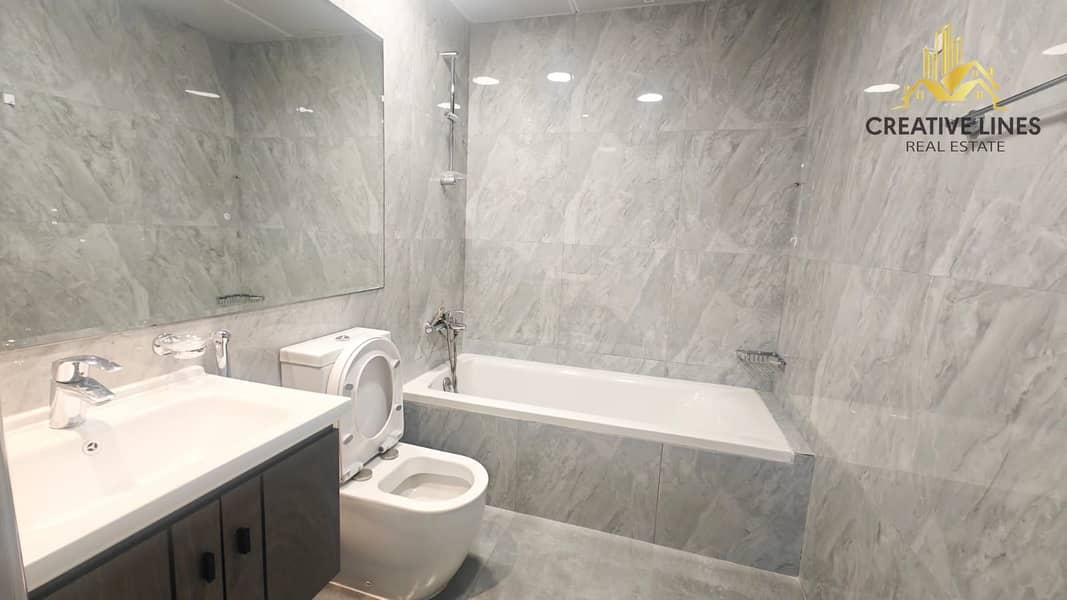 GAS FREE//READY TO MOVE IN//SPACIOUS 1-BHK+DISHWASHER//NEXT TO BUS STOP - Image 6