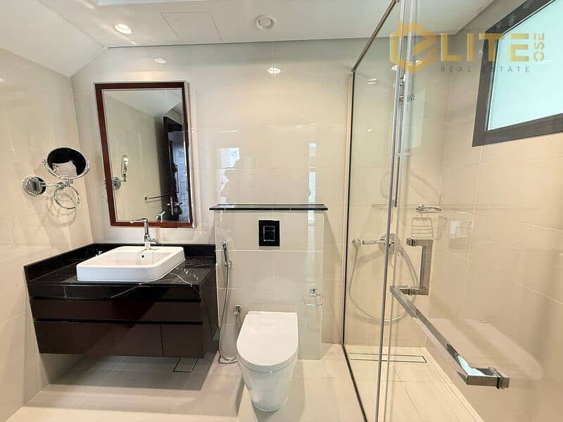 LUXURY VILLA | PREMIUM LIVING | SPACIOUS LAYOUT - Image 23