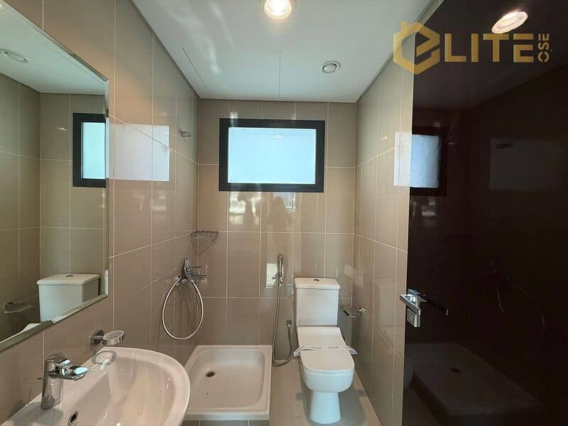 LUXURY VILLA | PREMIUM LIVING | SPACIOUS LAYOUT - Image 25