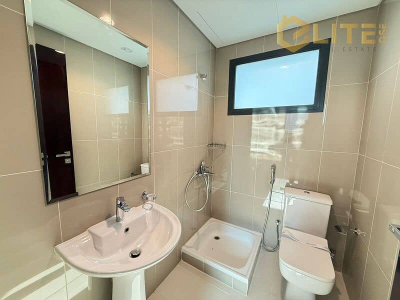 LUXURY VILLA | PREMIUM LIVING | SPACIOUS LAYOUT - Image 26