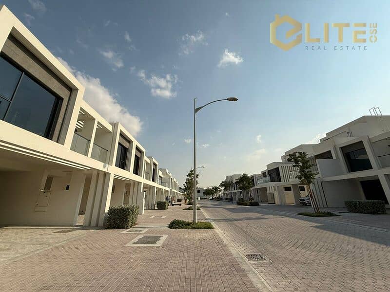 LUXURY VILLA | PREMIUM LIVING | SPACIOUS LAYOUT - Image 31