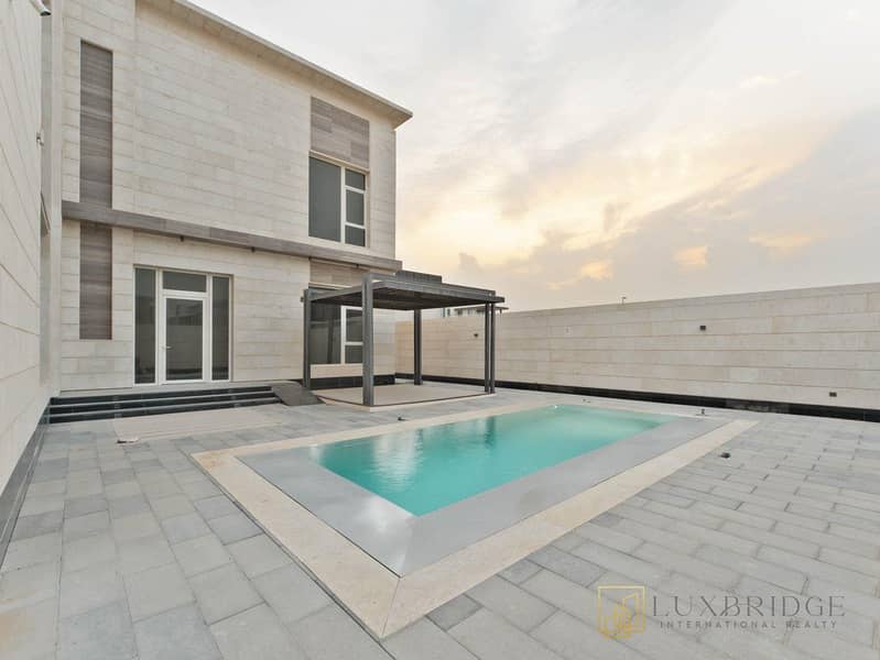 Exclusive | Luxurious Living | Brand New - Image 9