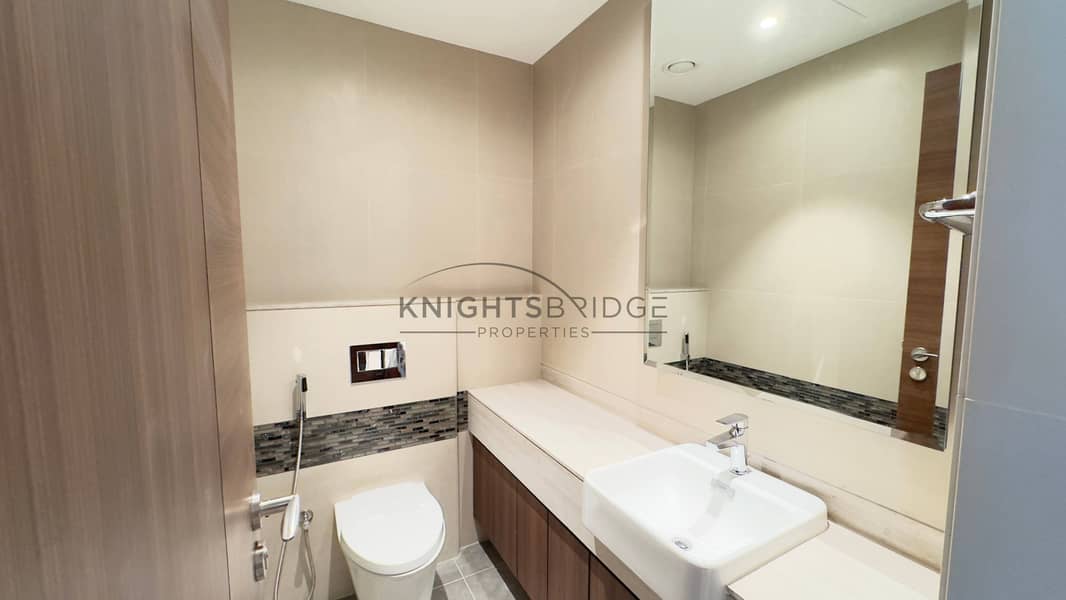 Spectacular Burj View | Spacious 2 B/R | Exclusive - Image 16