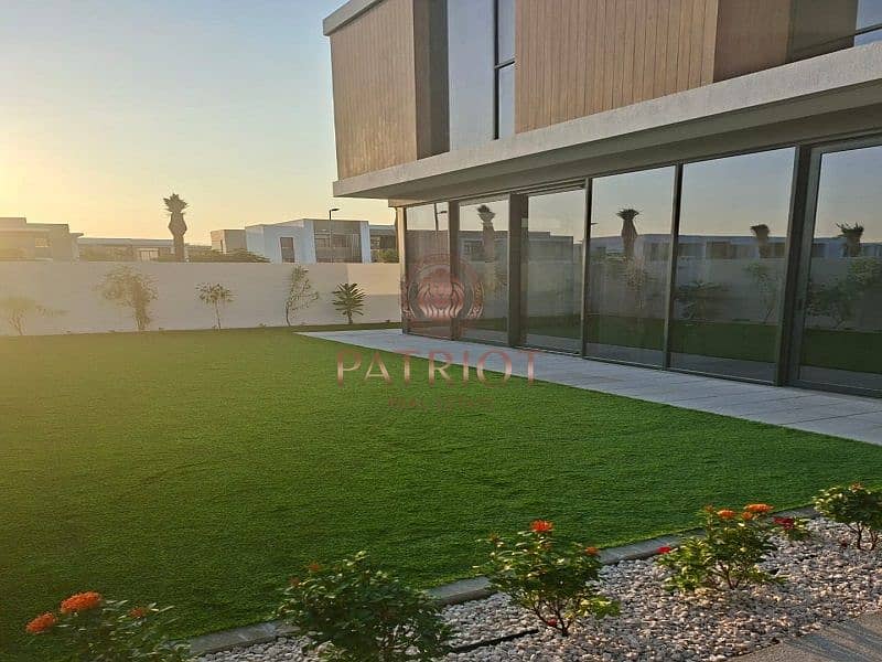 Brand New | Single Row | Big Plot