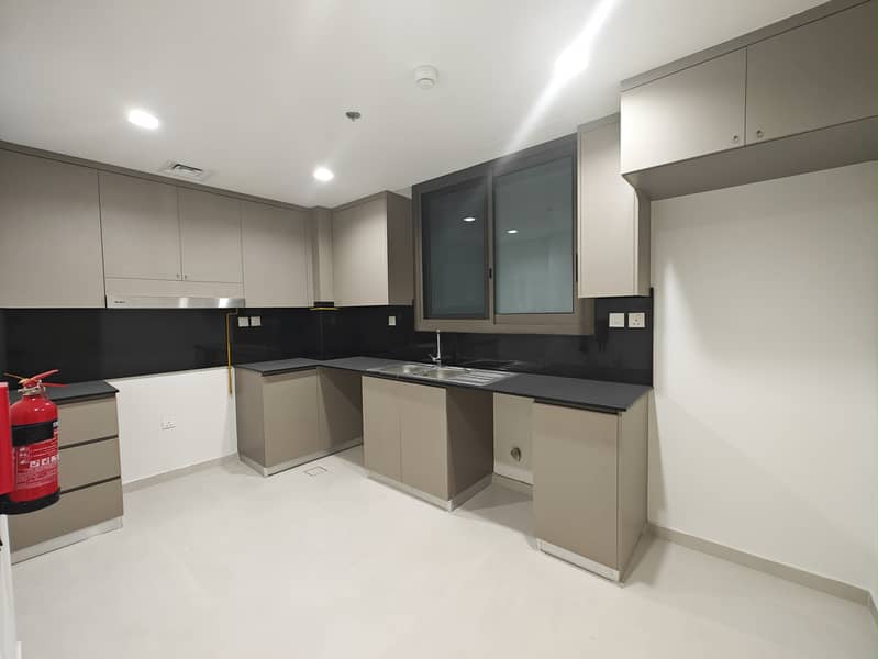 Spacious 3 BHK | 2 Balconies | Arjan - Image 13