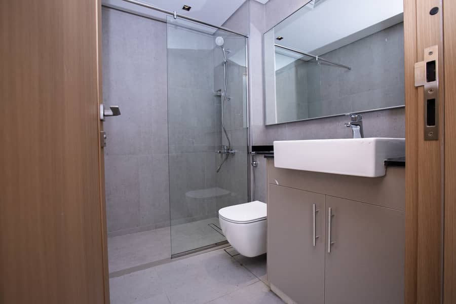 Spacious 3 BHK | 2 Balconies | Arjan - Image 15