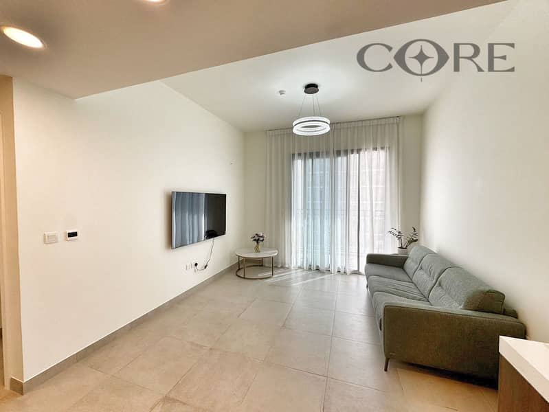 MID FLOOR | POOL VIEW