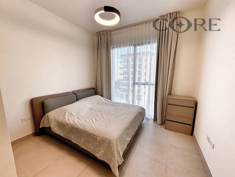 MID FLOOR | POOL VIEW