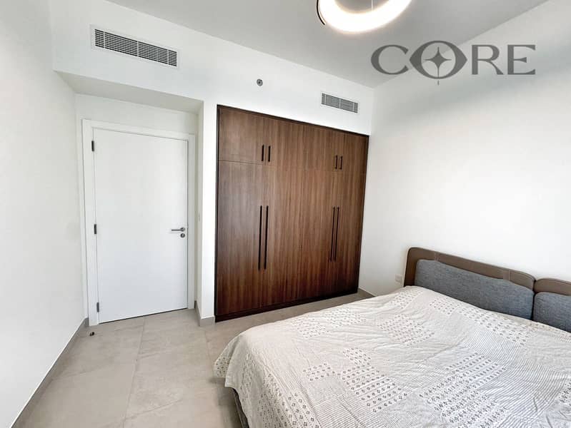 MID FLOOR | POOL VIEW - Image 6