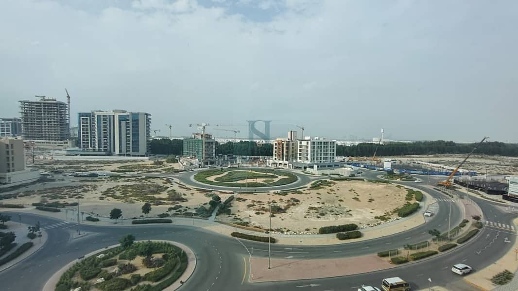 Spacious 1BR | Community View