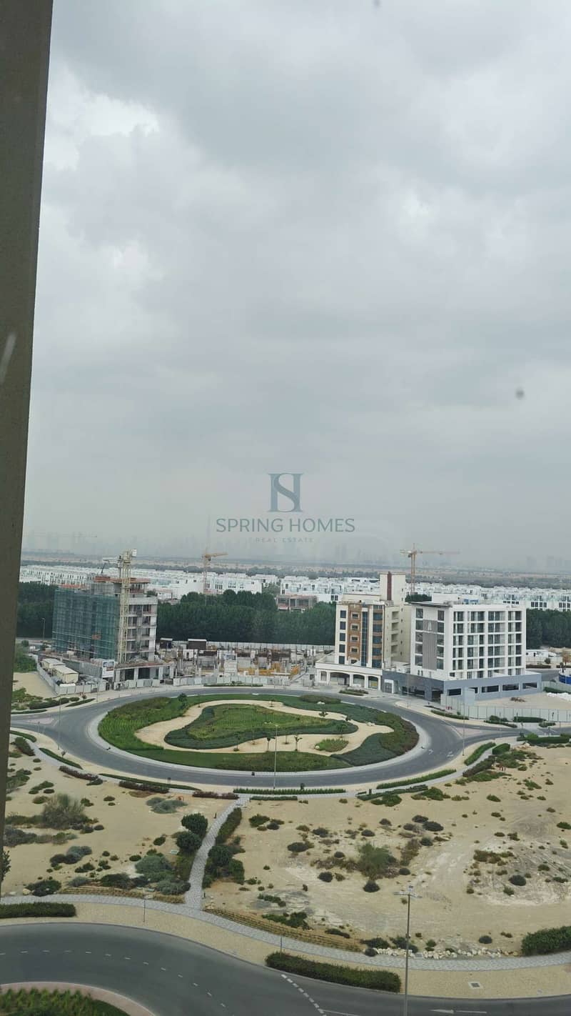 Spacious 1BR | Community View