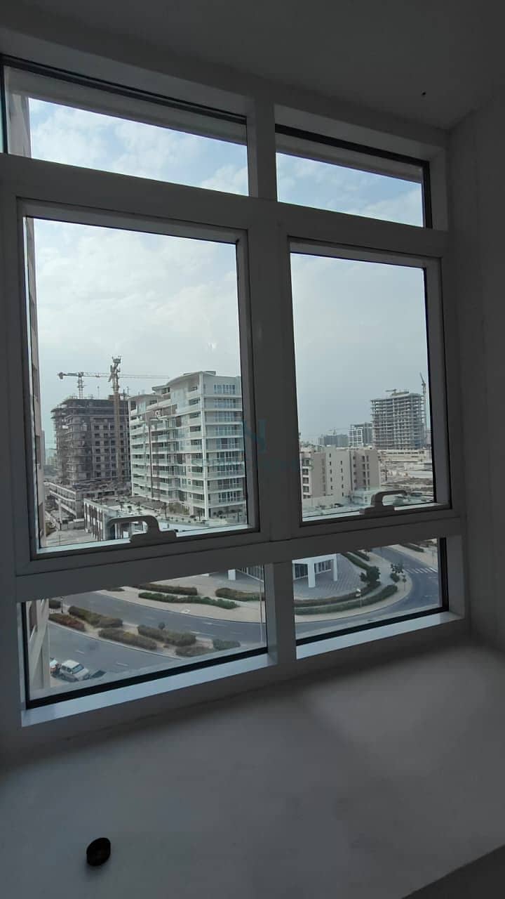 Spacious 1BR | Community View