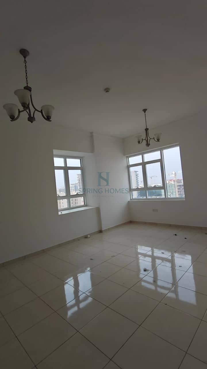 Spacious 1BR | Community View - Image 6