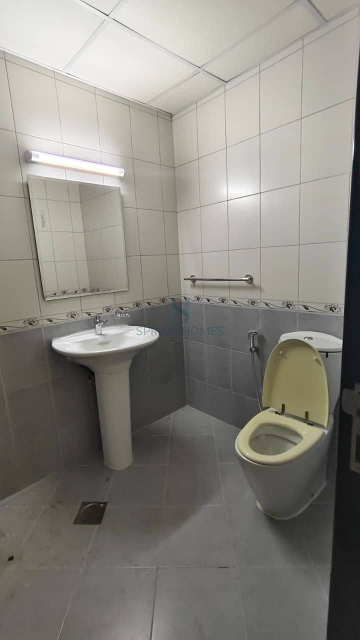 Spacious 1BR | Community View - Image 13