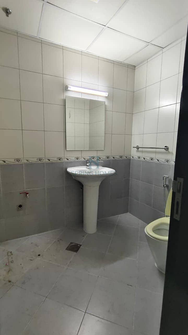 Spacious 1BR | Community View - Image 14