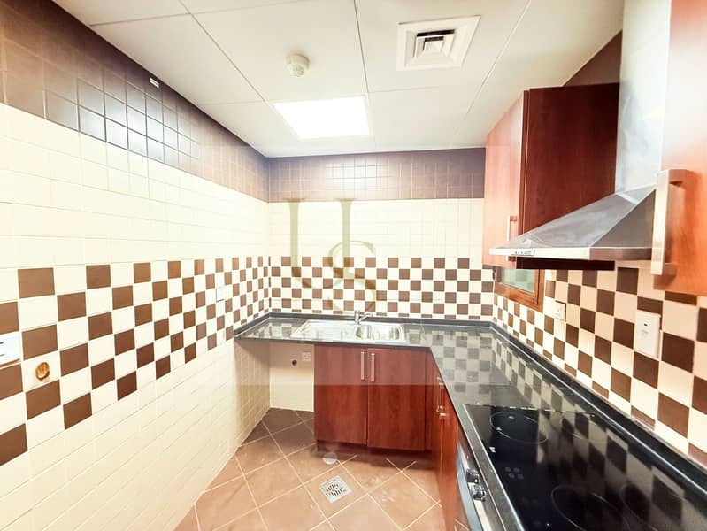 SPACIOUS LAYOUT | FAMILY ONLY | PRIME LOCATION - Image 21