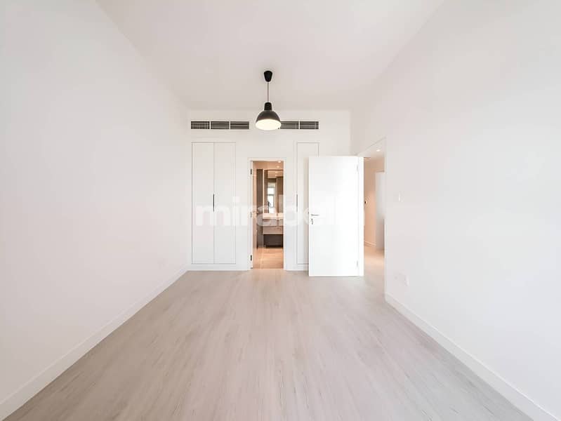 Fully Upgraded | Chiller Free | Open View - Image 10