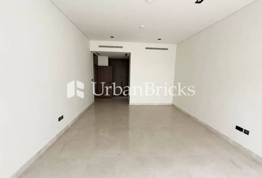 Full Golf Course Views | Upgraded | Prime Location - Image 8