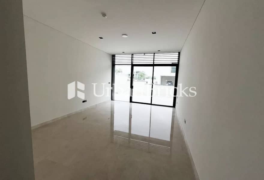 Full Golf Course Views | Upgraded | Prime Location - Image 9