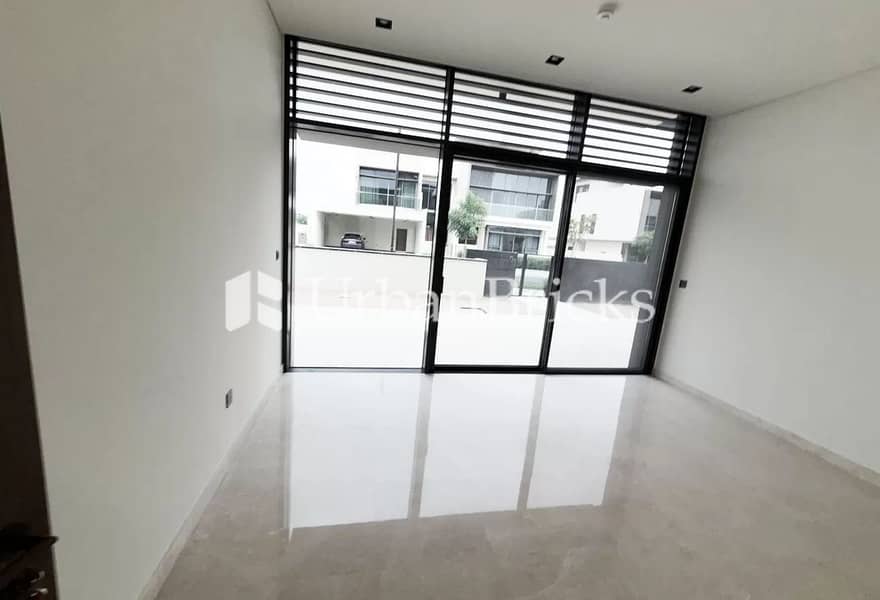 Full Golf Course Views | Upgraded | Prime Location - Image 10