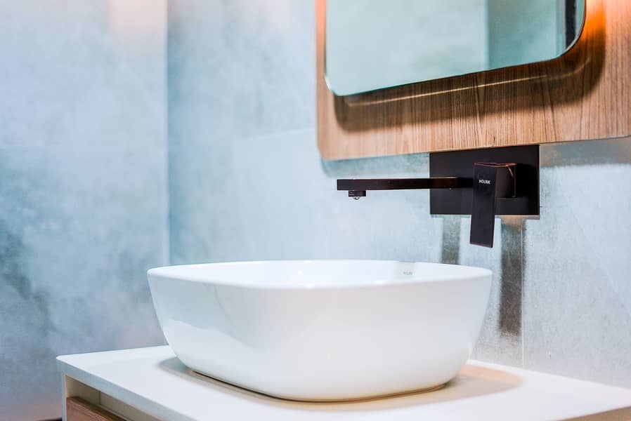 Family-Friendly 2BR Apartment with Amenities - Image 10