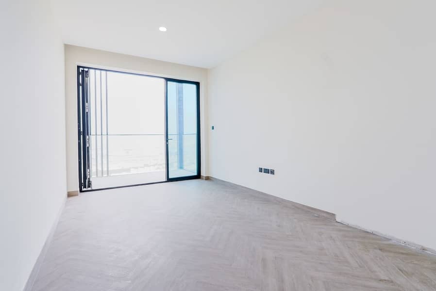 Family-Friendly 2BR Apartment with Amenities - Image 12