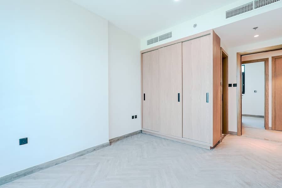 Family-Friendly 2BR Apartment with Amenities - Image 13