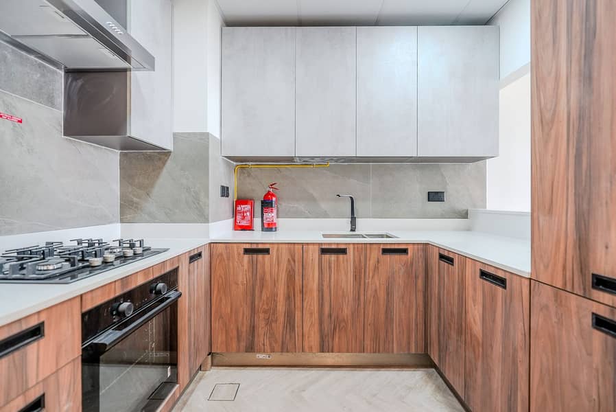 Family-Friendly 2BR Apartment with Amenities - Image 18