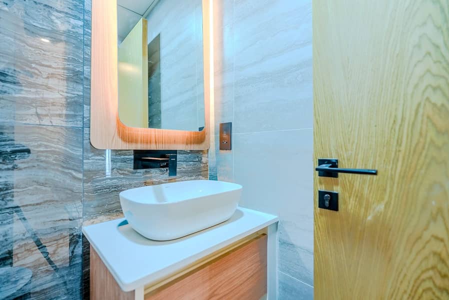 Family-Friendly 2BR Apartment with Amenities - Image 25