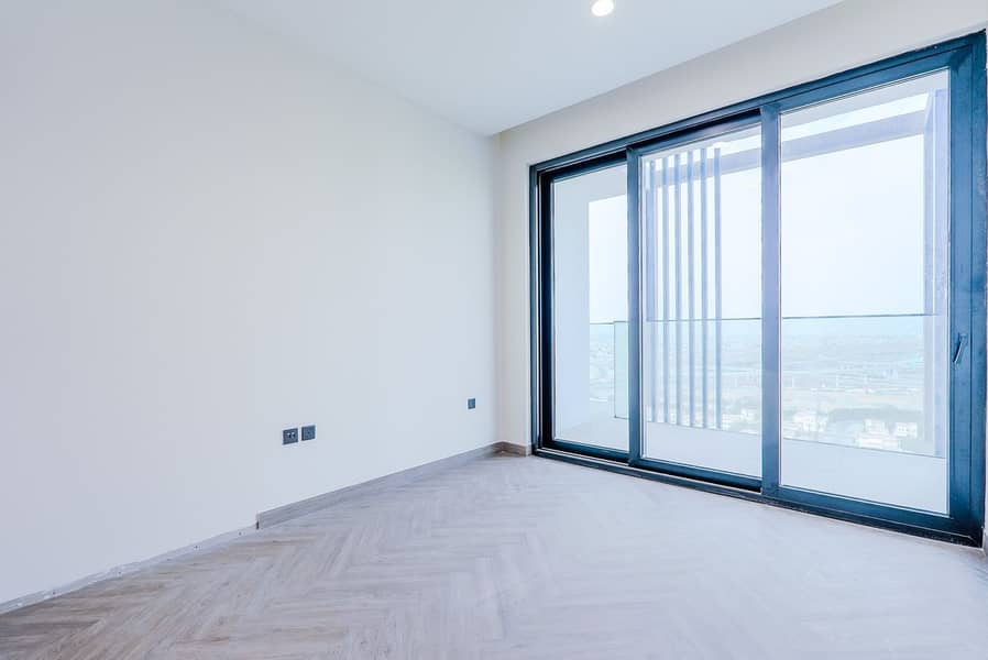 Family-Friendly 2BR Apartment with Amenities - Image 32