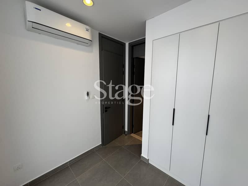 Exclusive Single-Row 4BR Villa with Lagoon View - Image 8