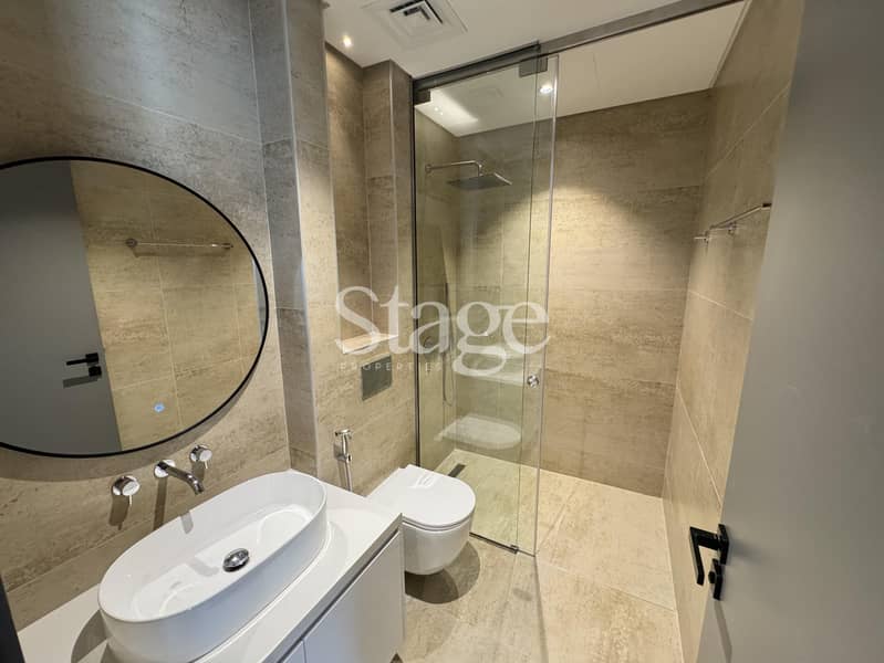 Exclusive Single-Row 4BR Villa with Lagoon View - Image 29