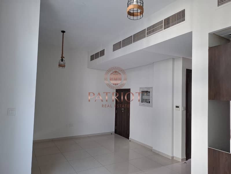 Just Grab The Beauty of 5BH || Middle Unit || Crystal Interior || Back to Back || Peaceful Environment || Luxurious || Ready to Move || - Image 8