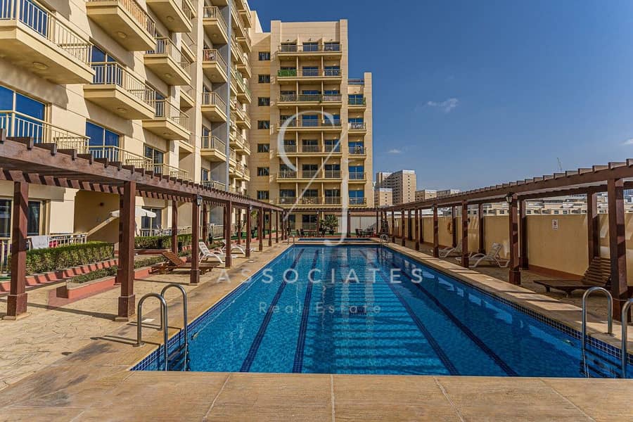 Upgraded I Great Location I Great Neighborhood - Image 19