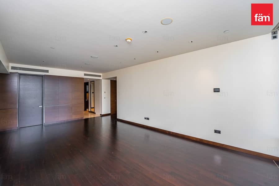 Burj Khalifa / 2 BR / Stunning View / DIFC View - Image 9